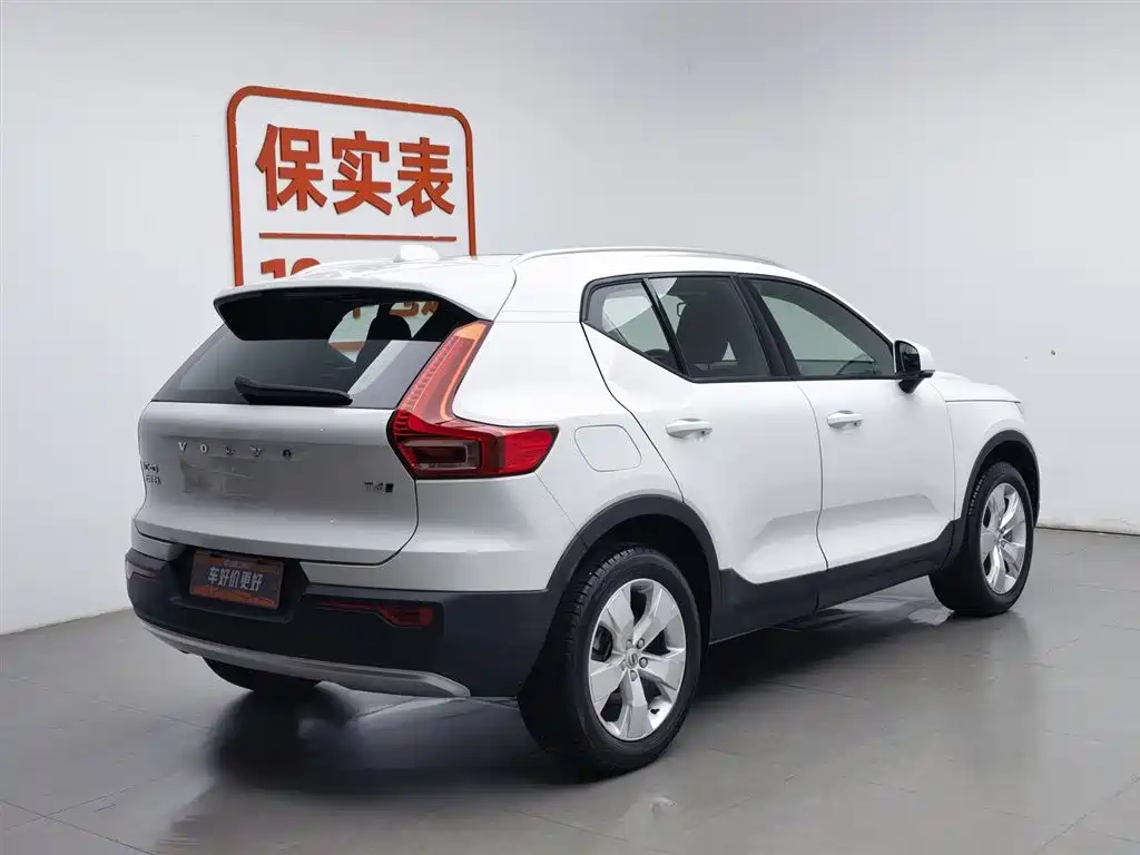 Volvo XC40 2021 — фото 2