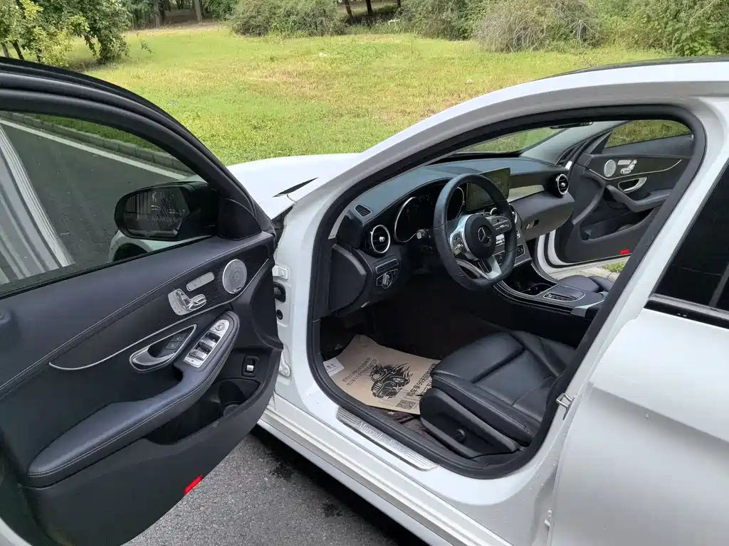 Mercedes-Benz C-Class 2021