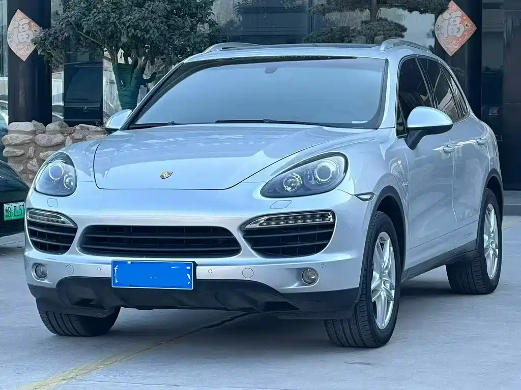 Porsche Cayenne 2013 — фото 1
