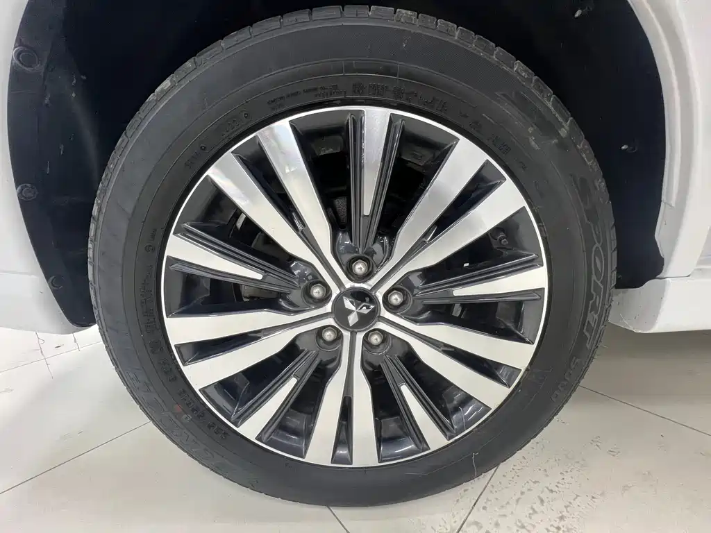 Mitsubishi Outlander 2022 — фото 10