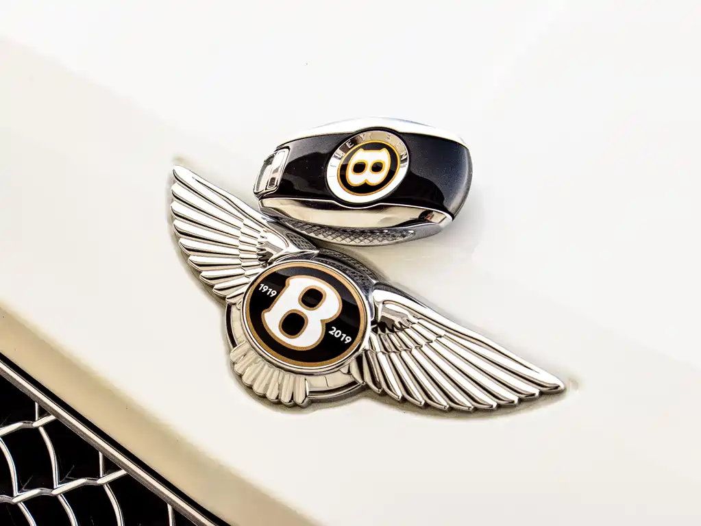 Bentley Continental 2020 — фото 20