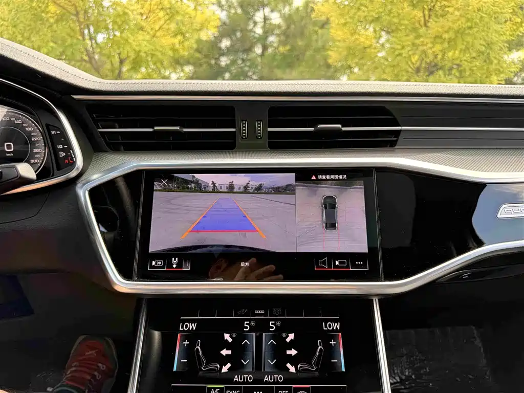 Audi A6L New Energy 2021 — фото 22