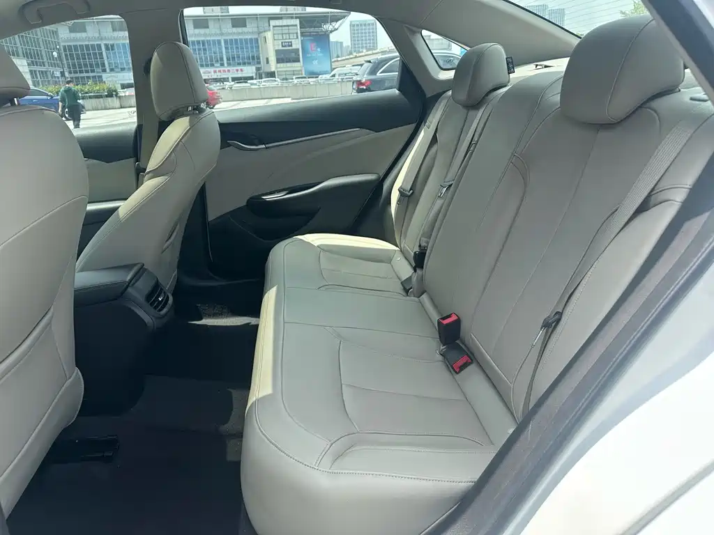 Buick Excelle 2018 — фото 16