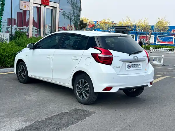 Toyota Yaris L 2022