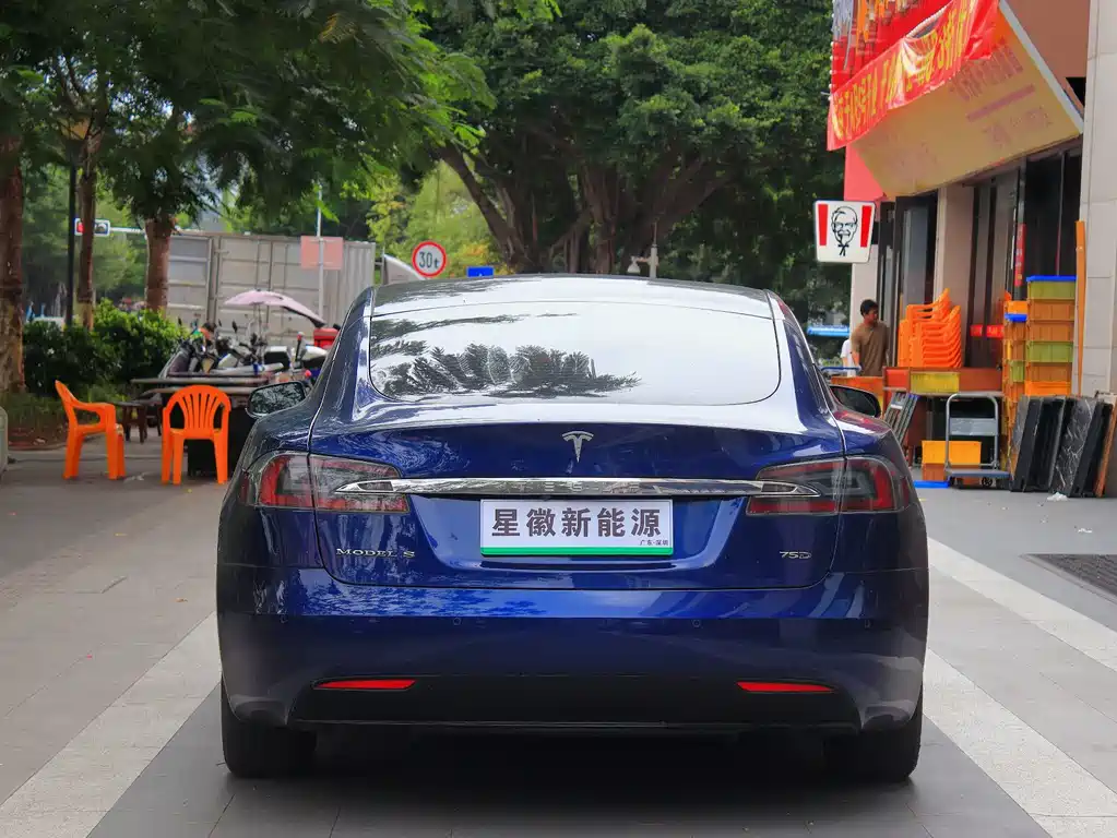 Tesla Model S 2018 — фото 18