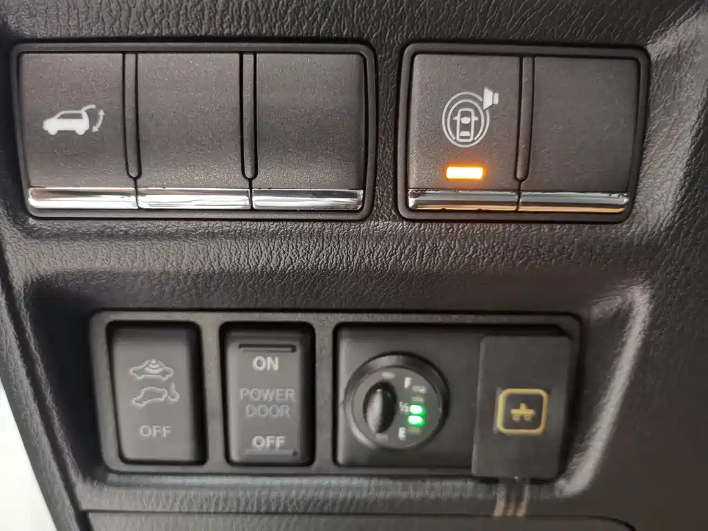 Nissan Patrol 2016 — фото 16
