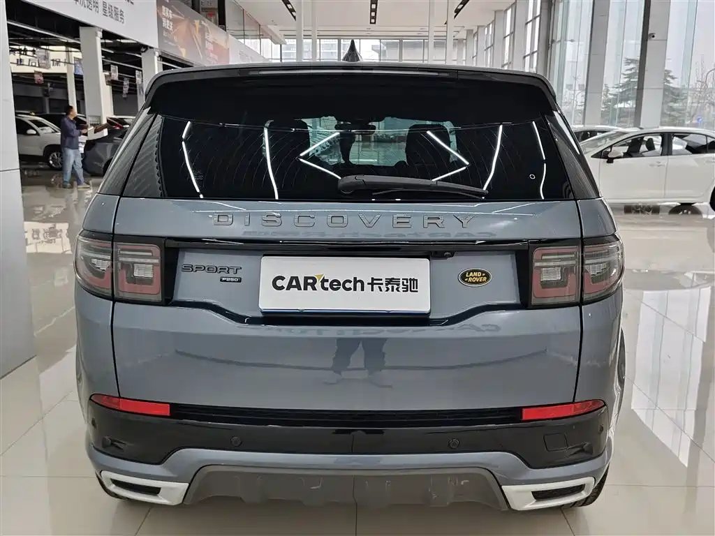 Land Rover Discovery Sport 2023 — фото 17