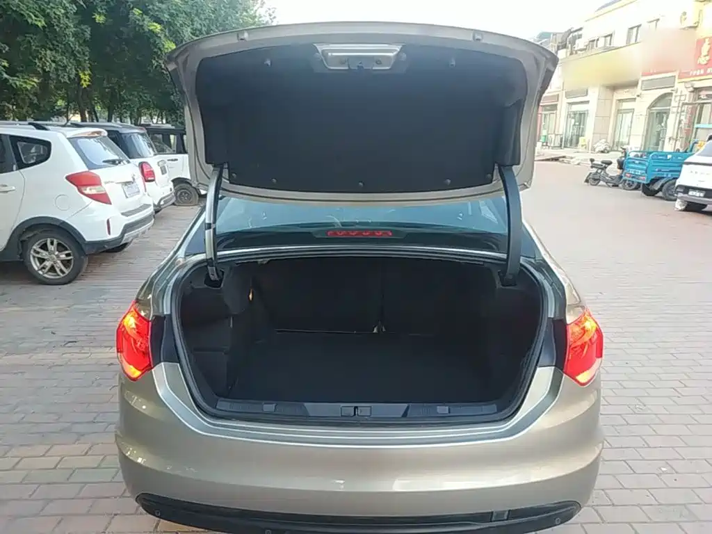 Citroën C4L 2015 — фото 19