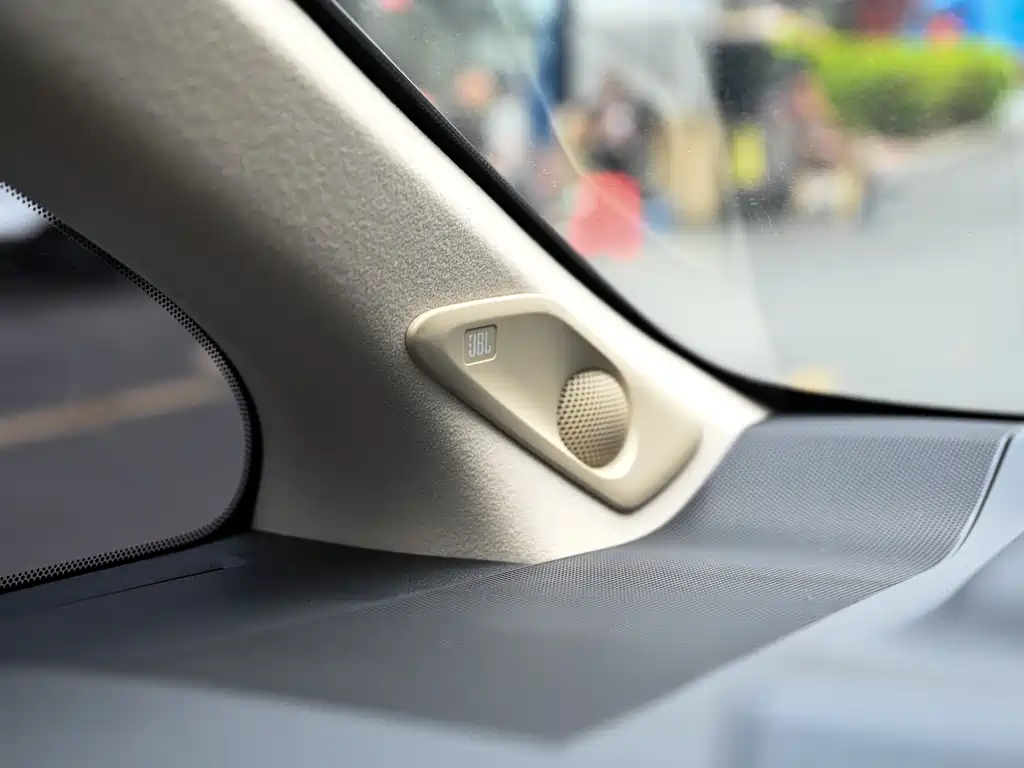 Toyota Alphard 2025 — фото 17