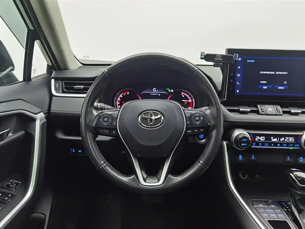 Toyota RAV4 2022 — фото 11