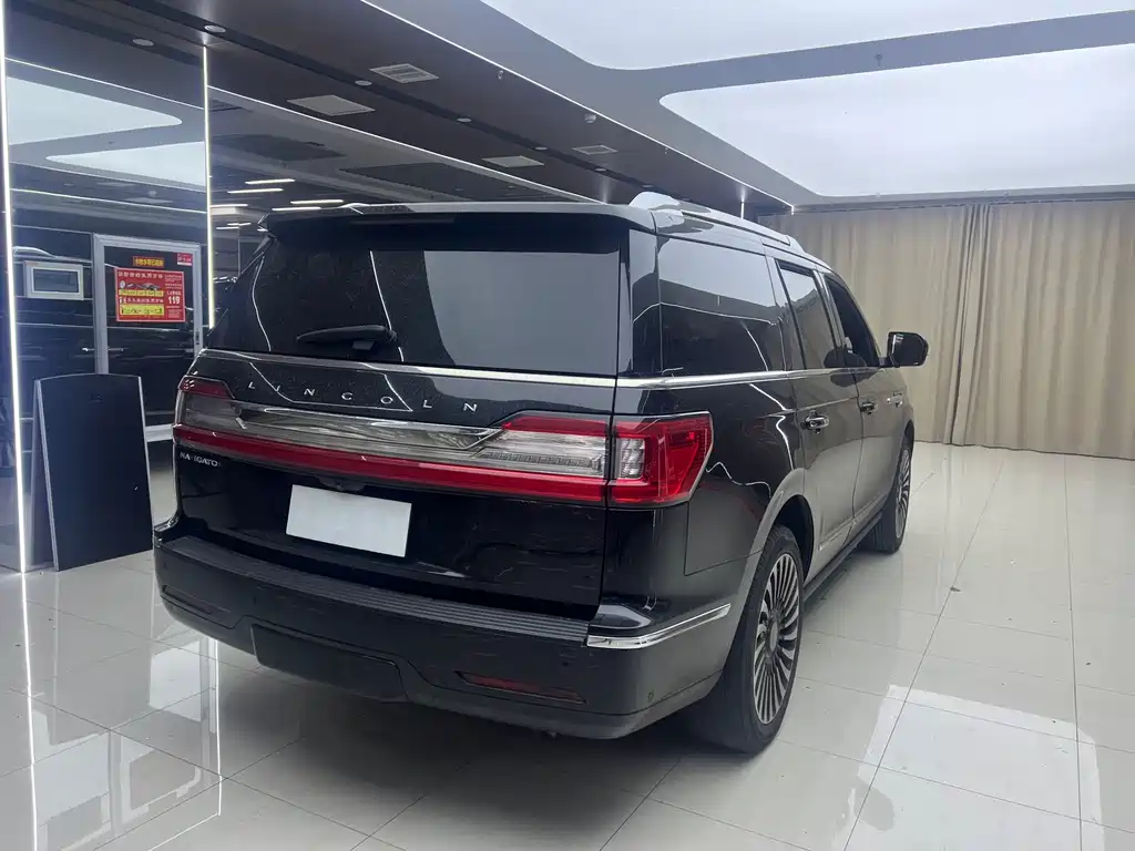 Lincoln Navigator 2019 — фото 10