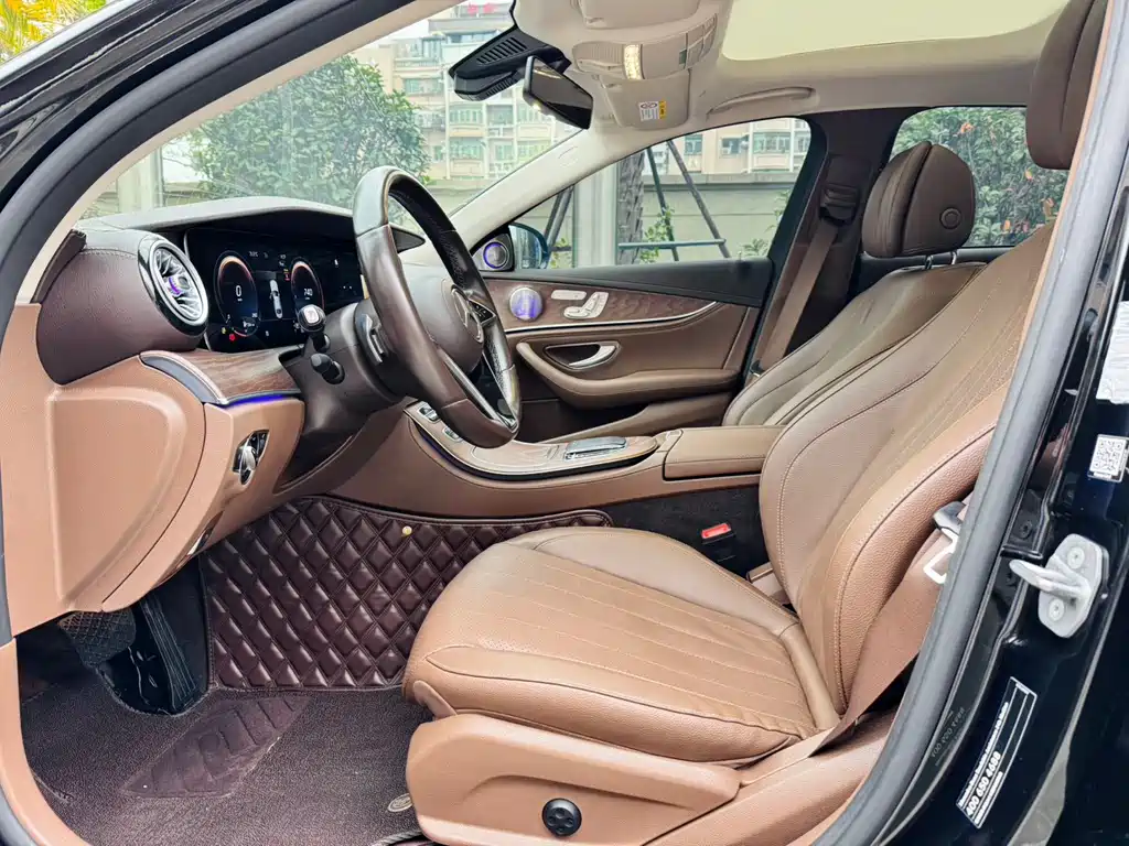 Mercedes-Benz E-Class 2023 — фото 18