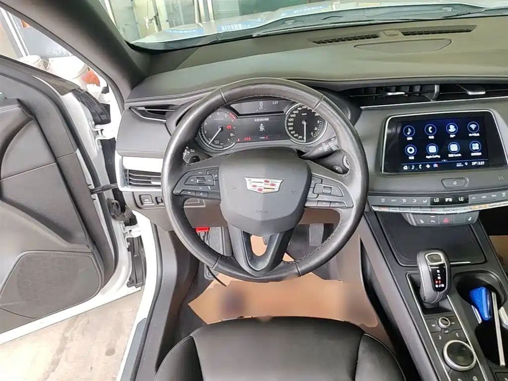 Cadillac XT4 2018 — фото 11