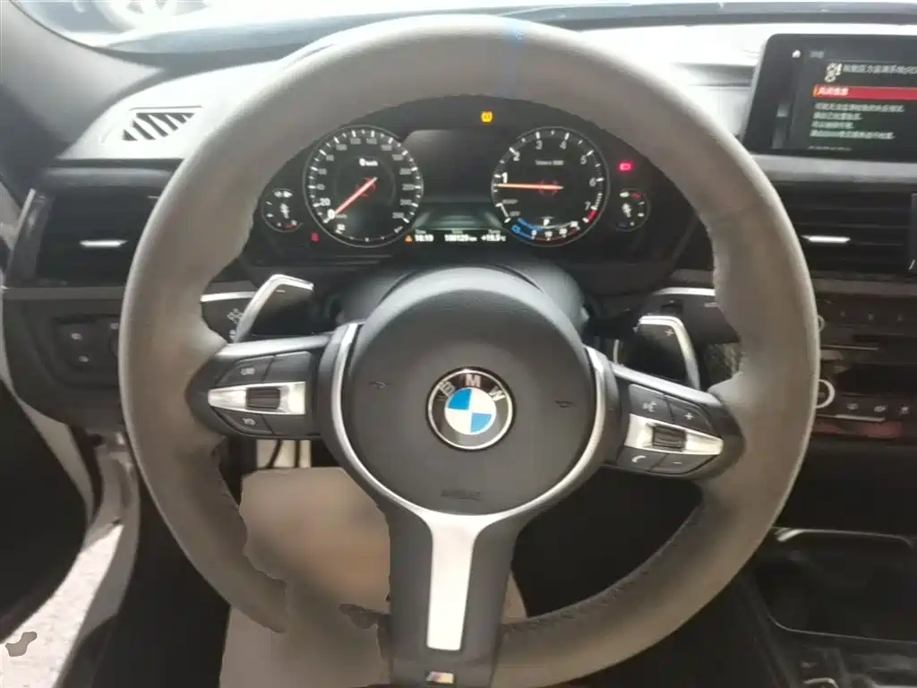 BMW 3 Series 2019 — фото 11