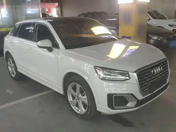 Audi Q2L 2019