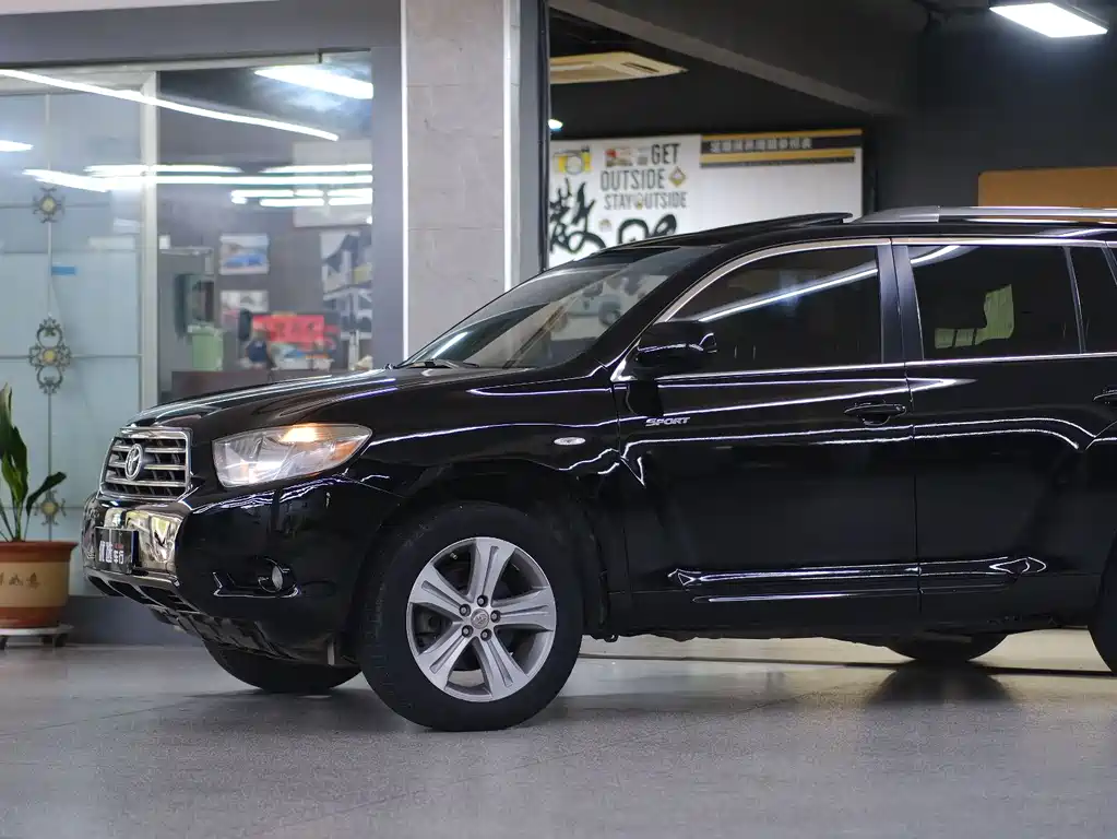 Toyota Highlander 2010 — фото 15