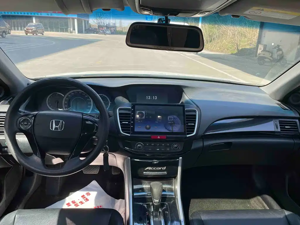 Honda Accord 2016 — фото 11