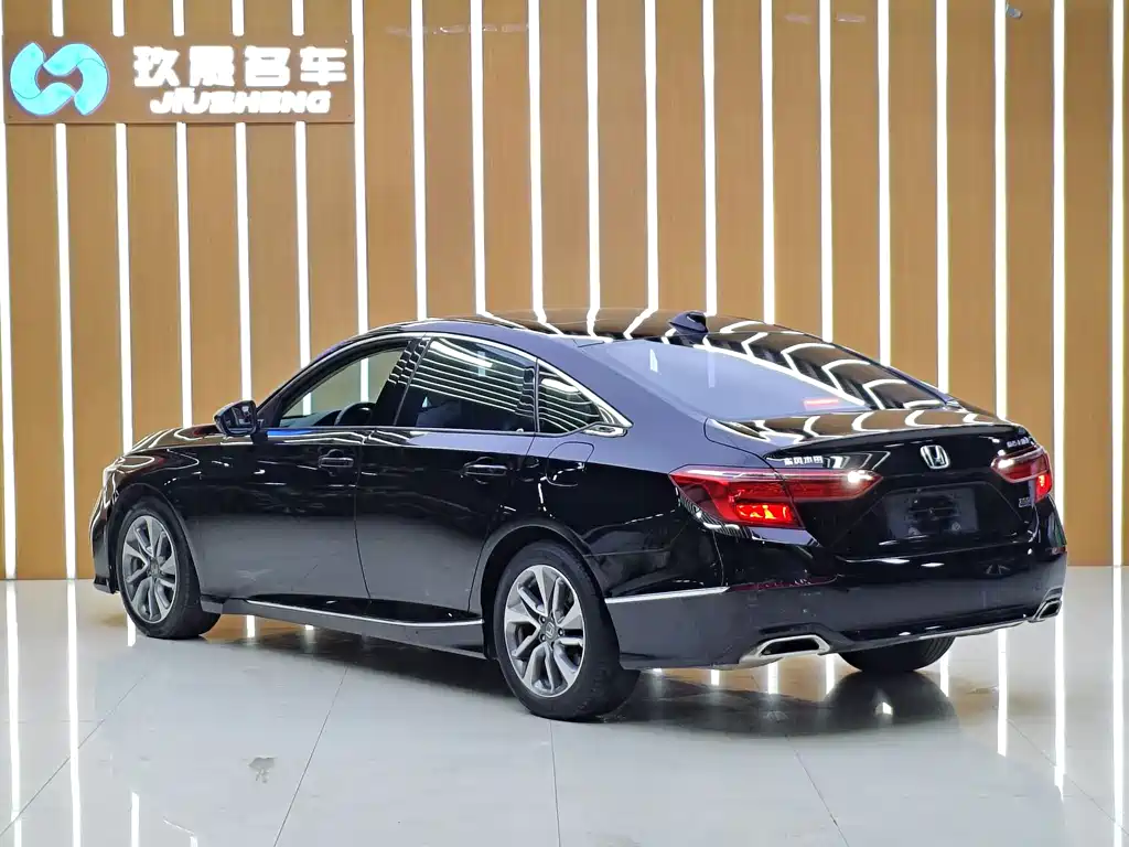 Honda Inspire 2020 — фото 19