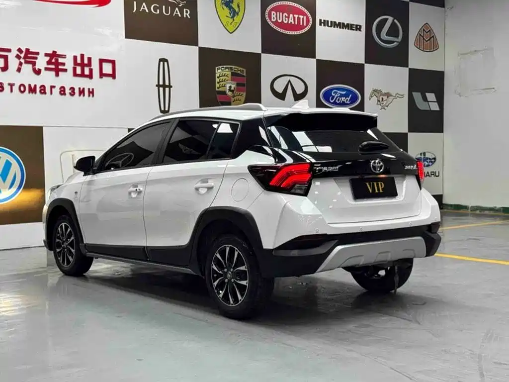 Toyota Yaris L 2023