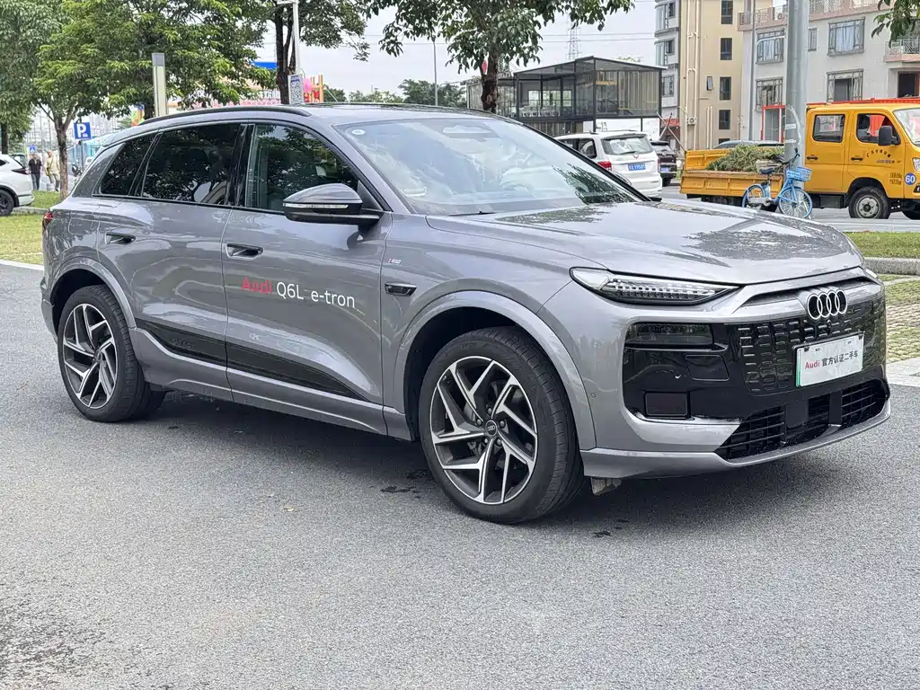 Audi Q6L e-tron 2025 — фото 9
