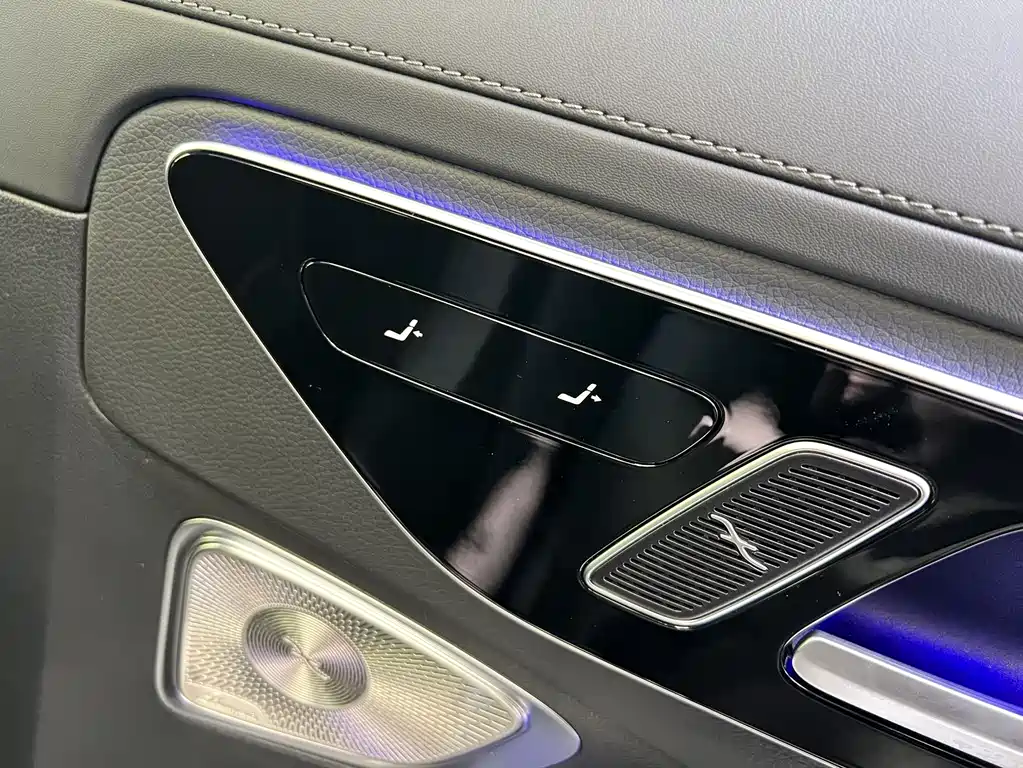 Mercedes-Benz C-Class 2025 — фото 22
