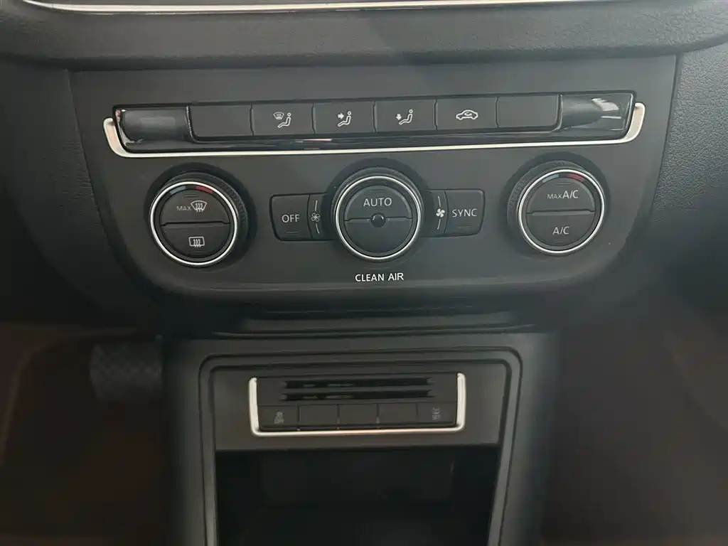 Volkswagen Tiguan 2019 — фото 12
