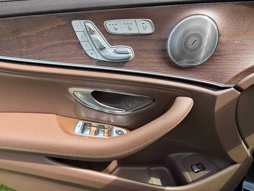 Mercedes-Benz E-Class 2021 — фото 15