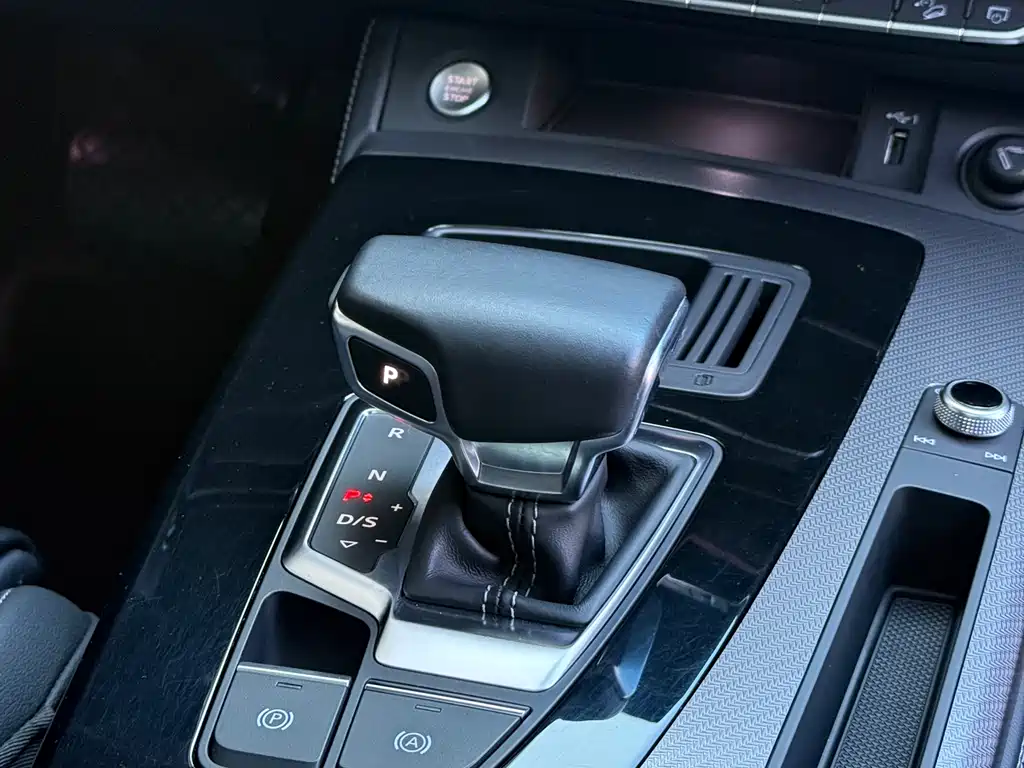 Audi Q5L 2022 — фото 18