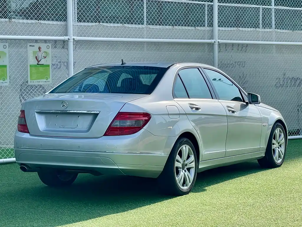 Mercedes-Benz C-Class 2011