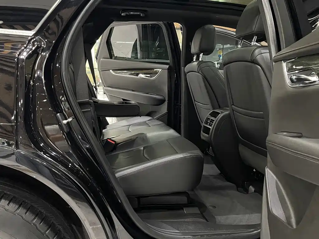 Cadillac XT5 2019 — фото 10