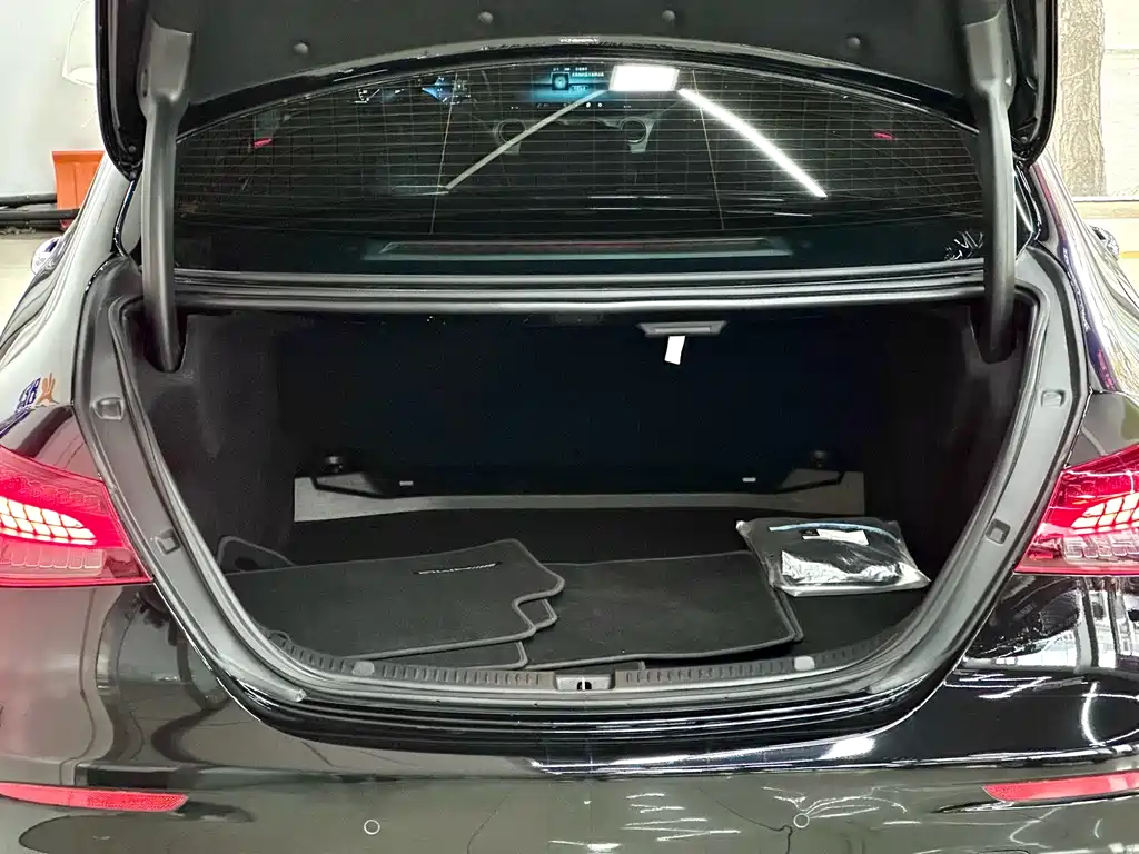 Mercedes-Benz E-Class AMG 2023 — фото 12