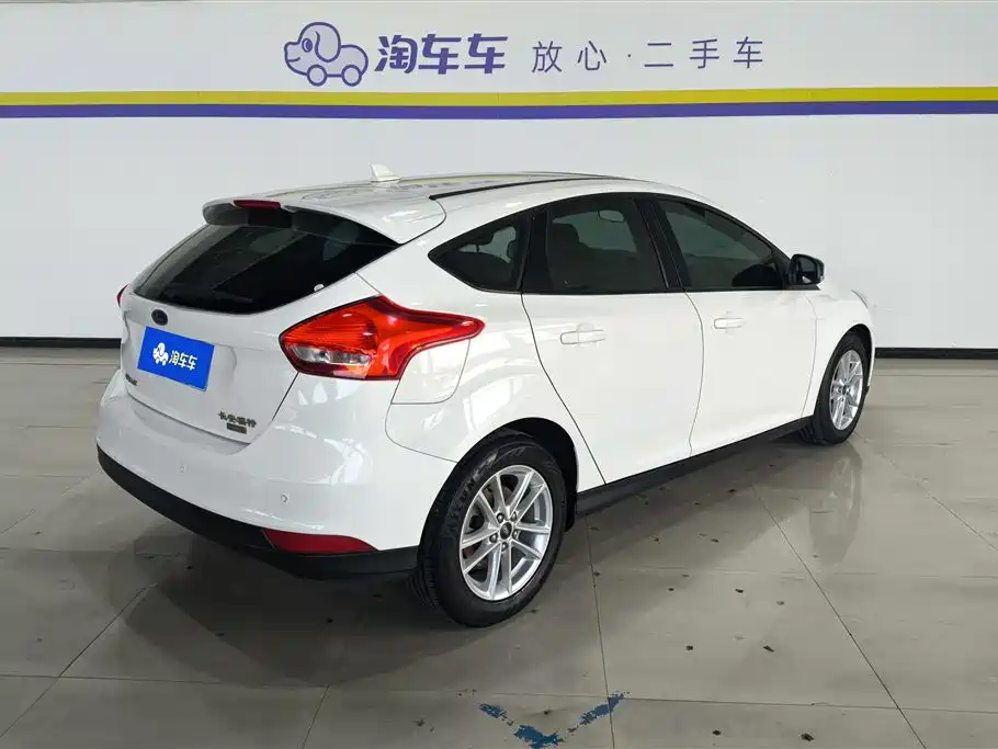 Ford Focus 2018 — фото 3