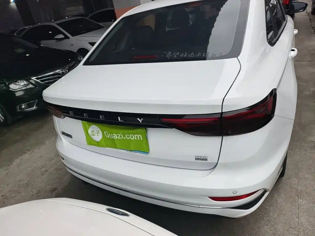 Geely Emgrand 2023