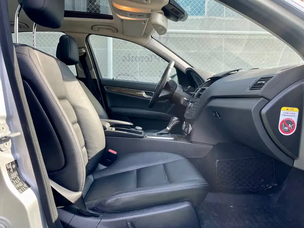 Mercedes-Benz C-Class 2011