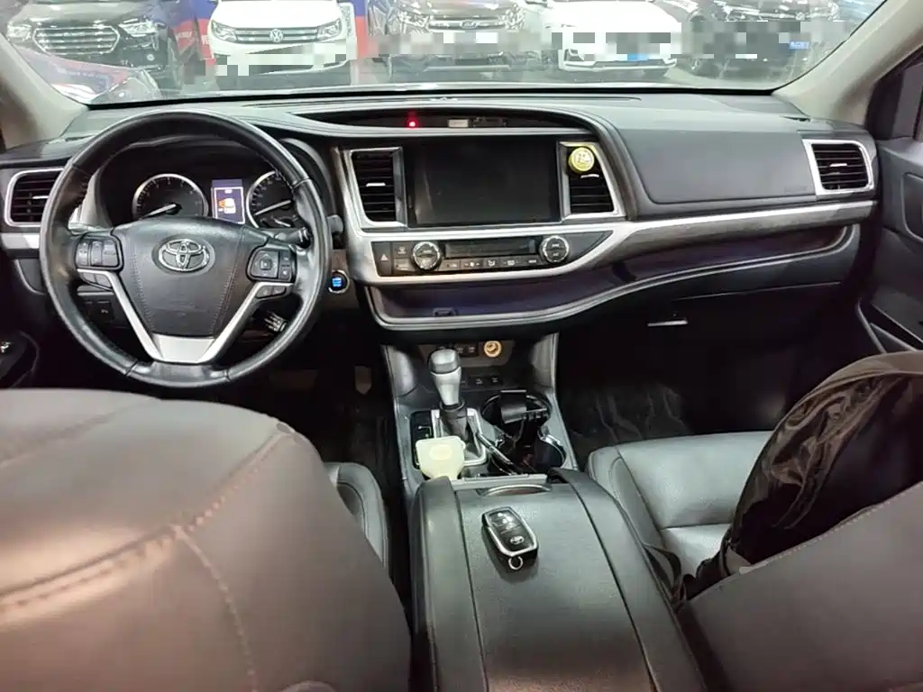 Toyota Highlander 2019 — фото 10
