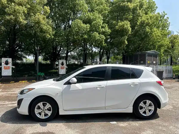 Mazda 3 Xingcheng 2013