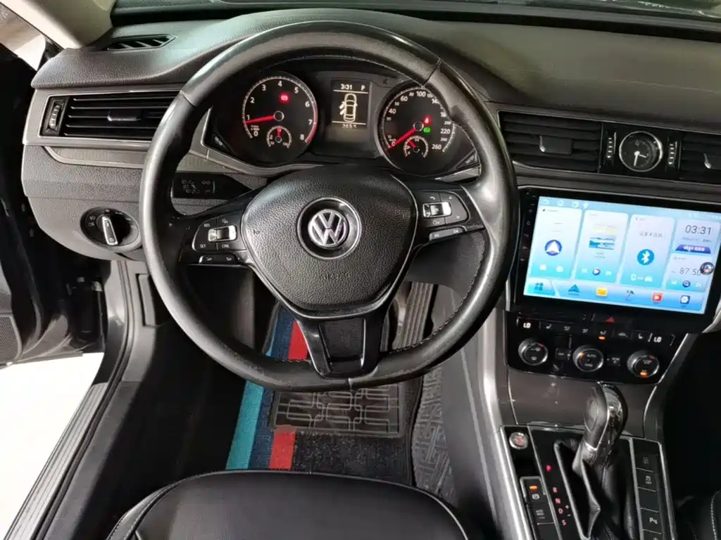 Volkswagen Passat 2018 — фото 11