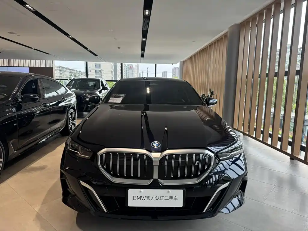 BMW i5 2025 — фото 2