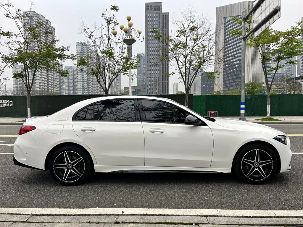 Mercedes-Benz C-Class 2024 — фото 18