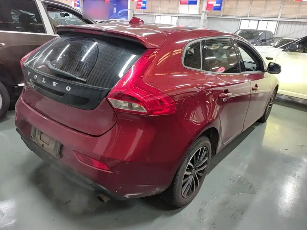 Volvo V40 2017