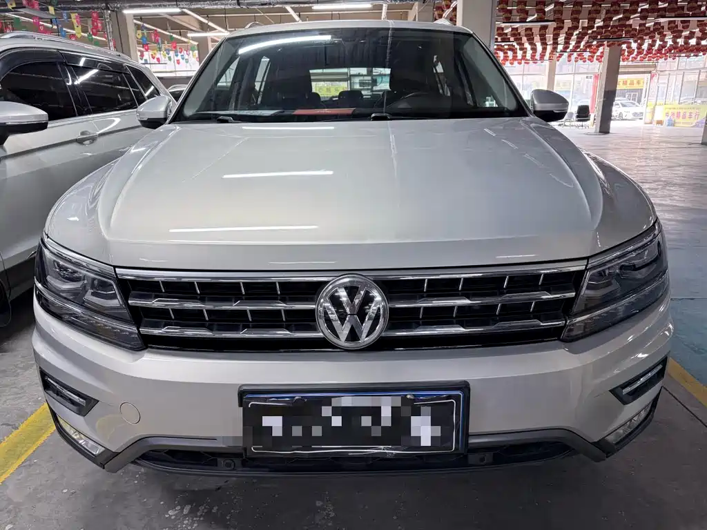 Volkswagen Tiguan L 2017 — фото 2