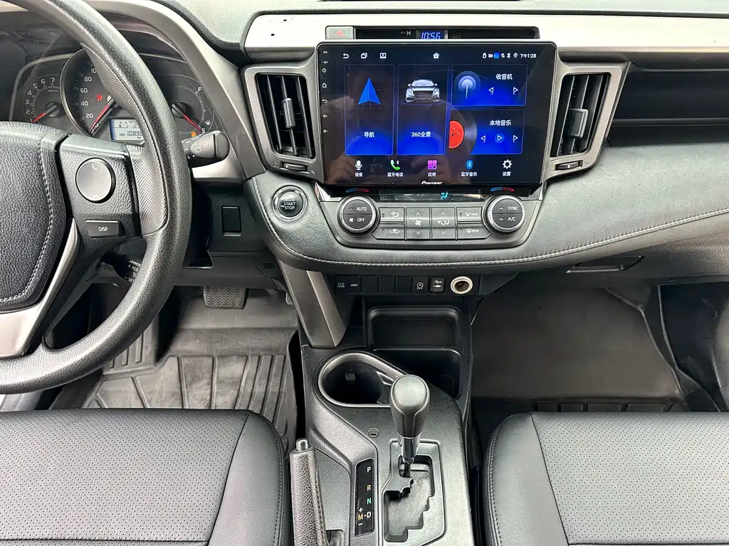 Toyota RAV4 2017 — фото 14