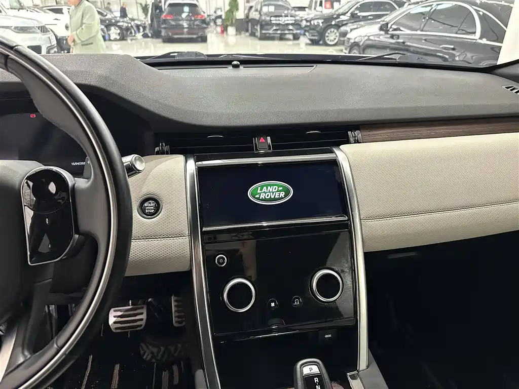 Land Rover Discovery Sport 2020 — фото 10