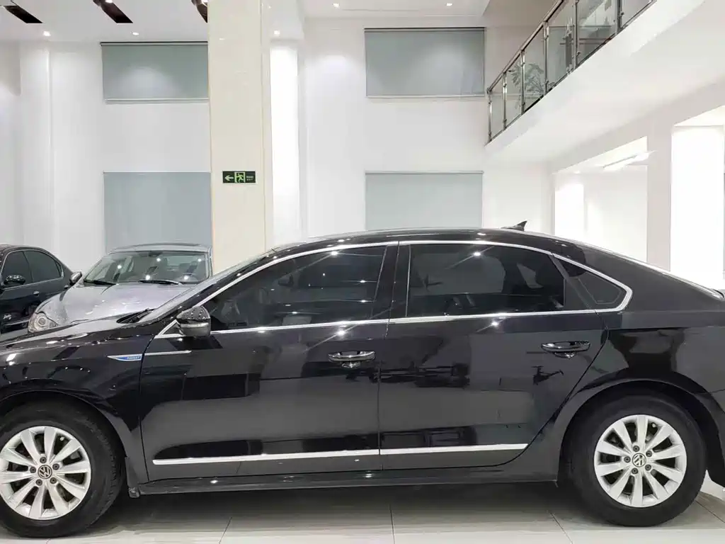 Volkswagen Passat 2016 — фото 13