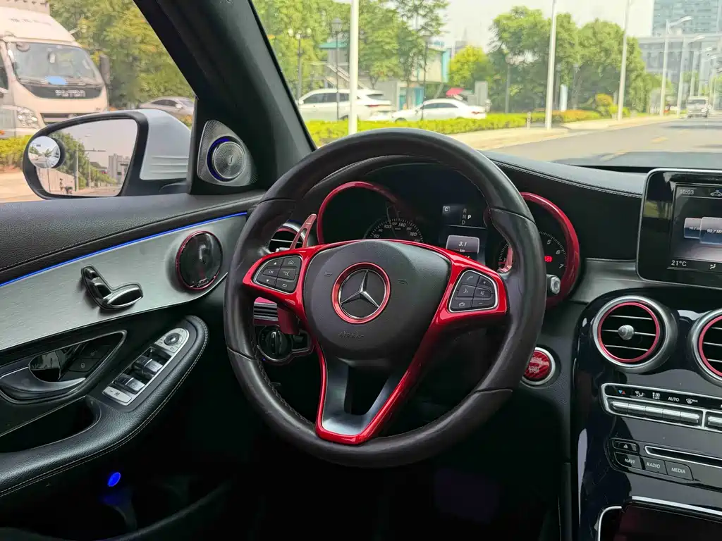 Mercedes-Benz GLC 2018 — фото 10