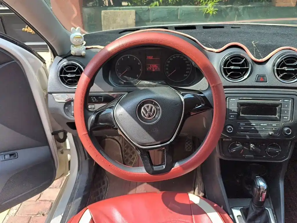 Volkswagen Jetta 2017 — фото 11