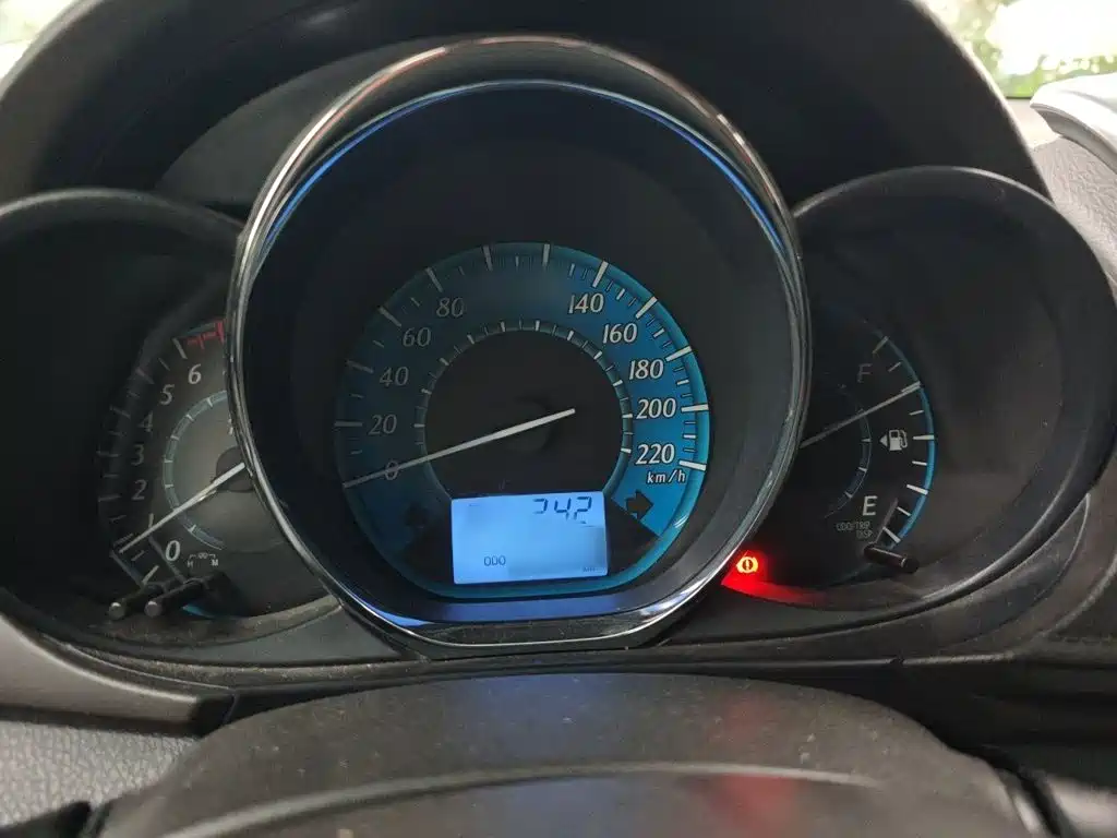 Toyota Yaris L 2015