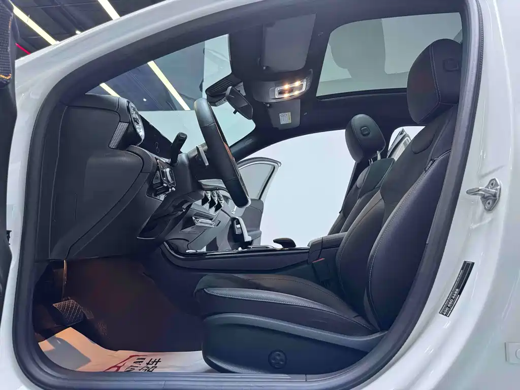 Mercedes-Benz A-Class 2023 — фото 5