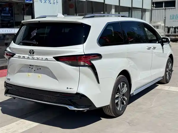 Toyota Granvia 2026