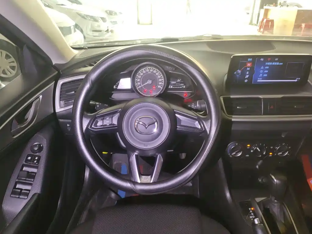 Mazda 3 Angkesela 2019 — фото 11